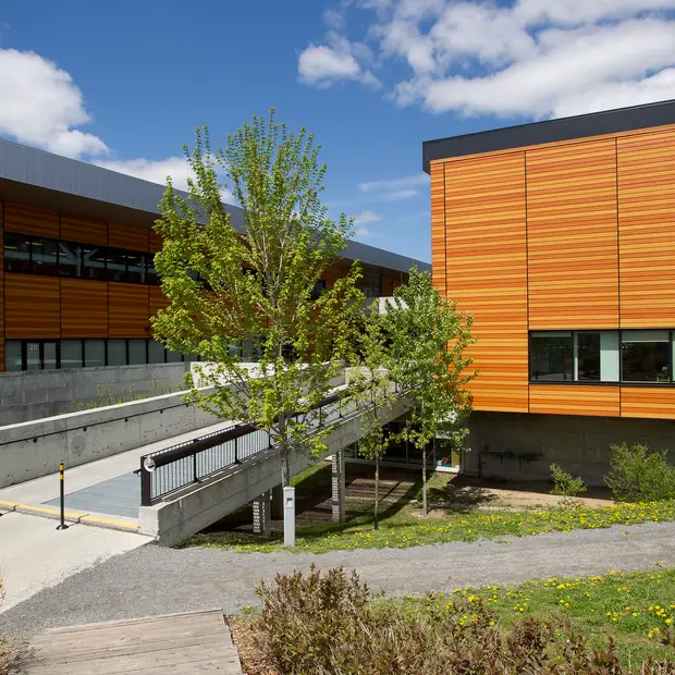 19587357401_60f6464957_k