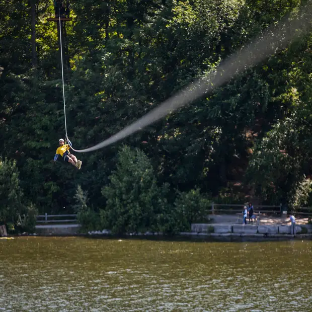 Giant zipline