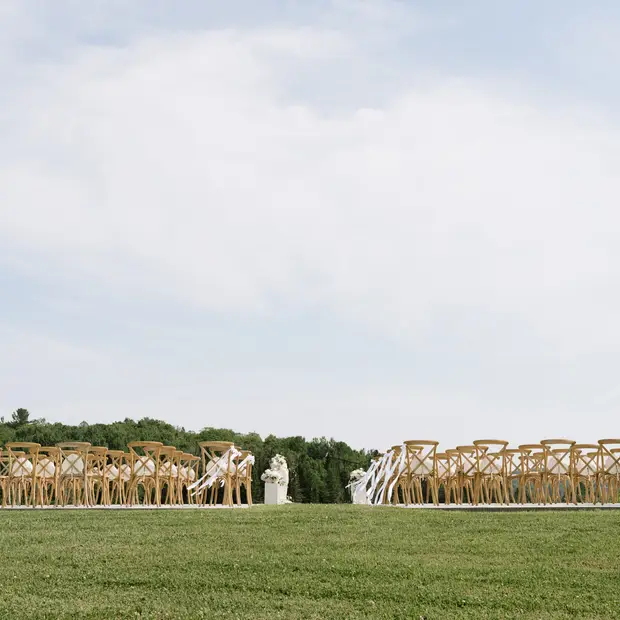 Danielle-Aisling-Le-Peaches-and-Cream-Summer-Wedding_MC_5-1