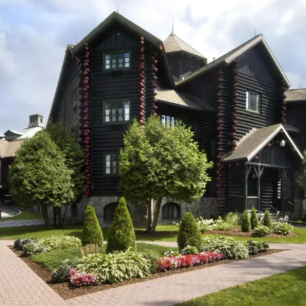 L'extérieur du Fairmont Le Château Montebello