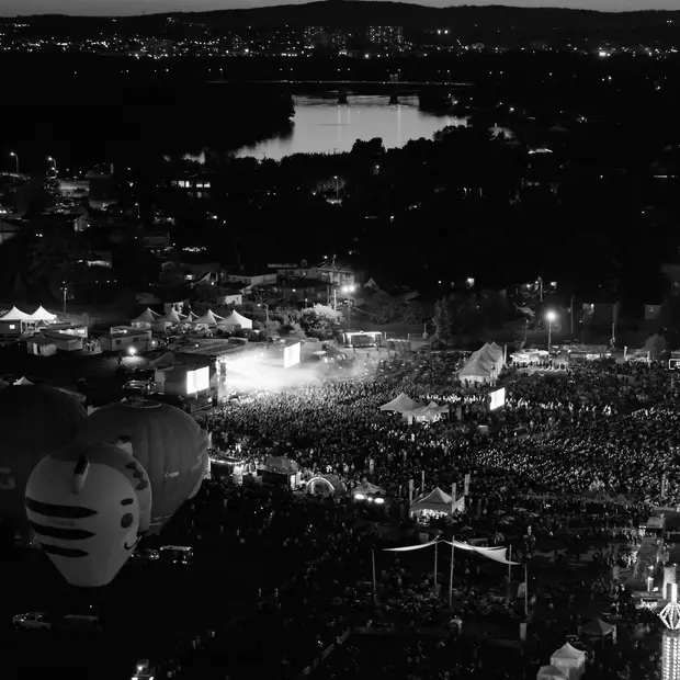 FMG_survol du site du festival en drone