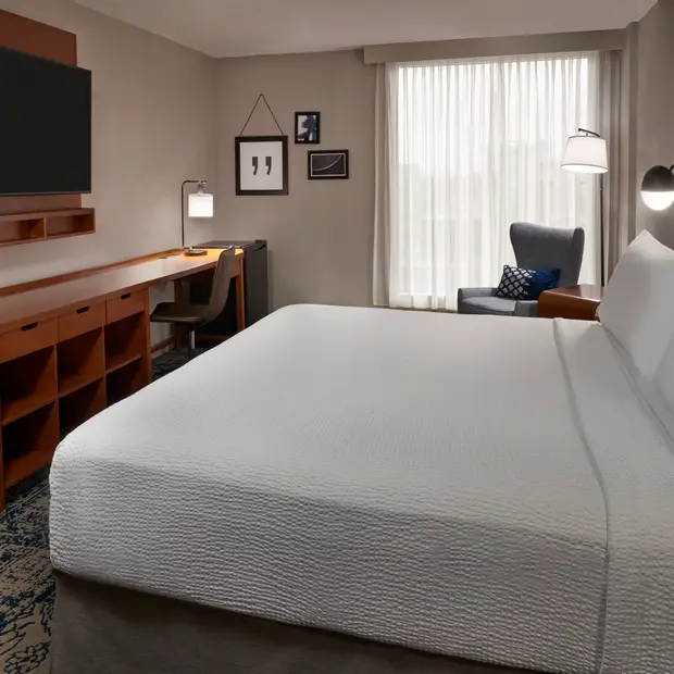 Chambre avec un lit King