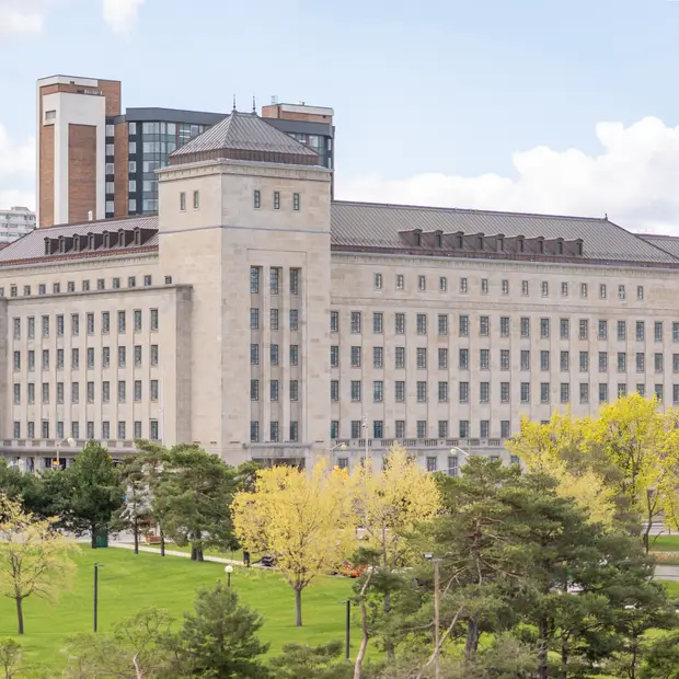L’Édifice commémoratif de l’Ouest : Le domicile temporaire de la Cour suprême