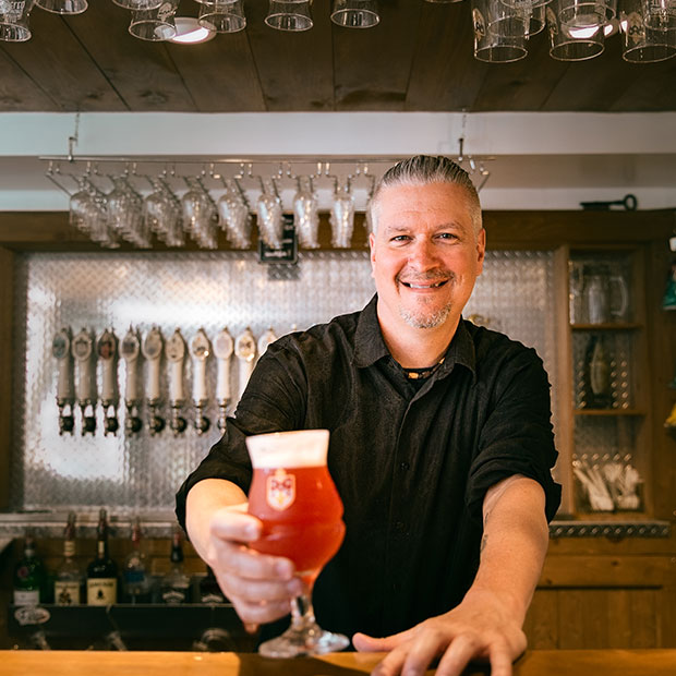 Alain Larivière, Les Brasseurs de Montebello