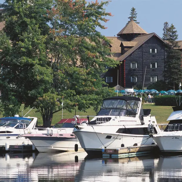 Marina__Boat_Docking_491581_high