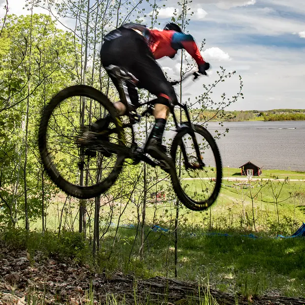 Sortie de vélo de montagne en nature