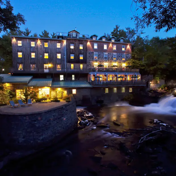 En bordure d'une rivière