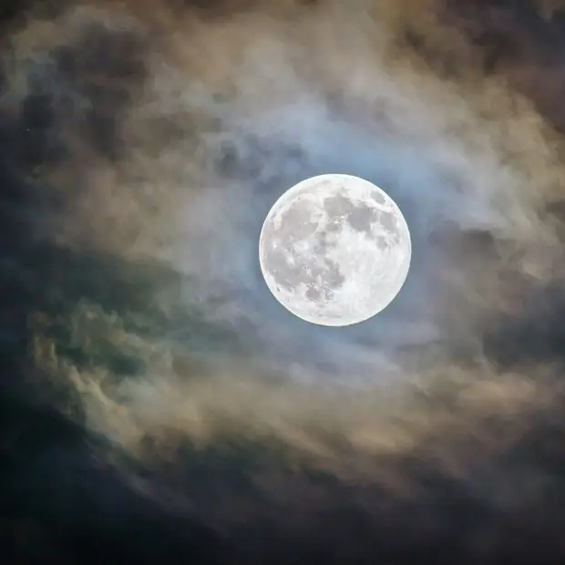 Full moon hike at the Relais plein air