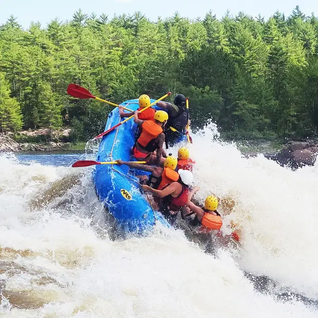 RaftingMomentum_Outaouais_Rafting_dans la ague