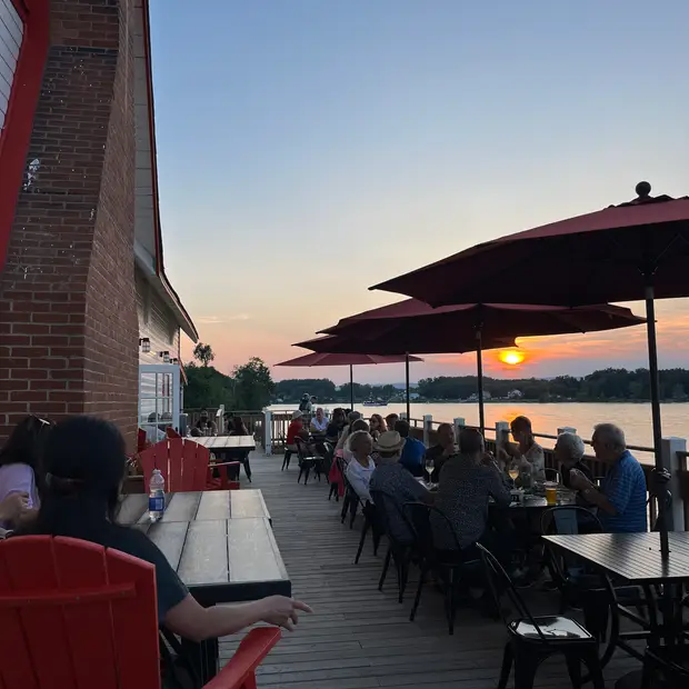 Terrasse de la Maison riveraine de la CCn