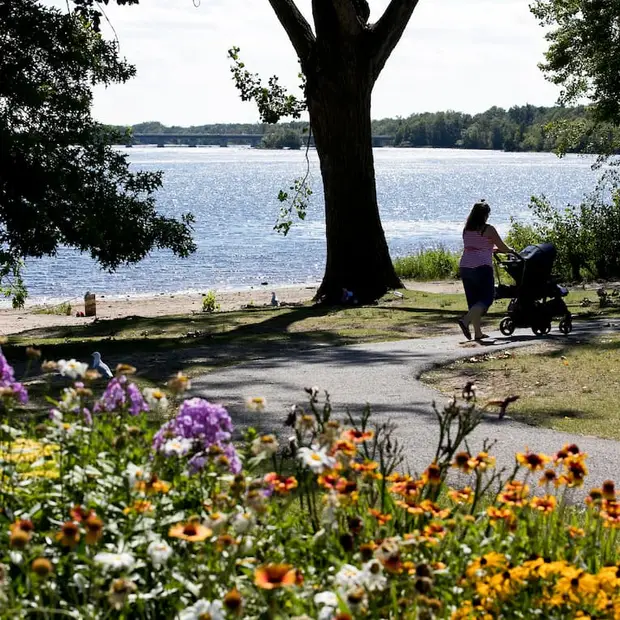 Fun family outings for new parents in the Outaouais